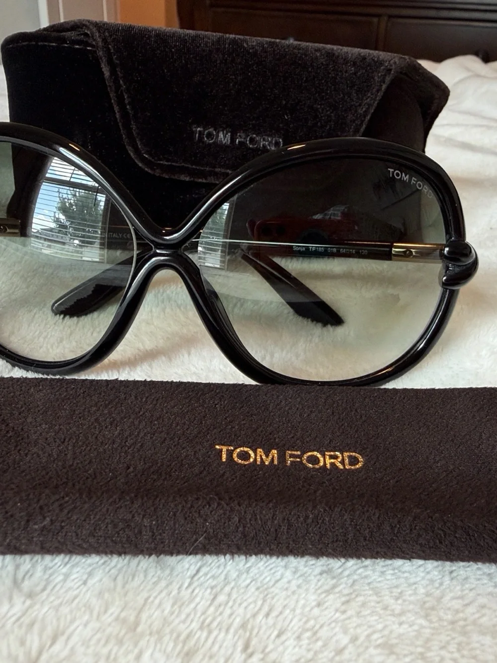Tom Ford TF185 Sonja 01B Women’s Oversized Black Designer Sunglasses with Case